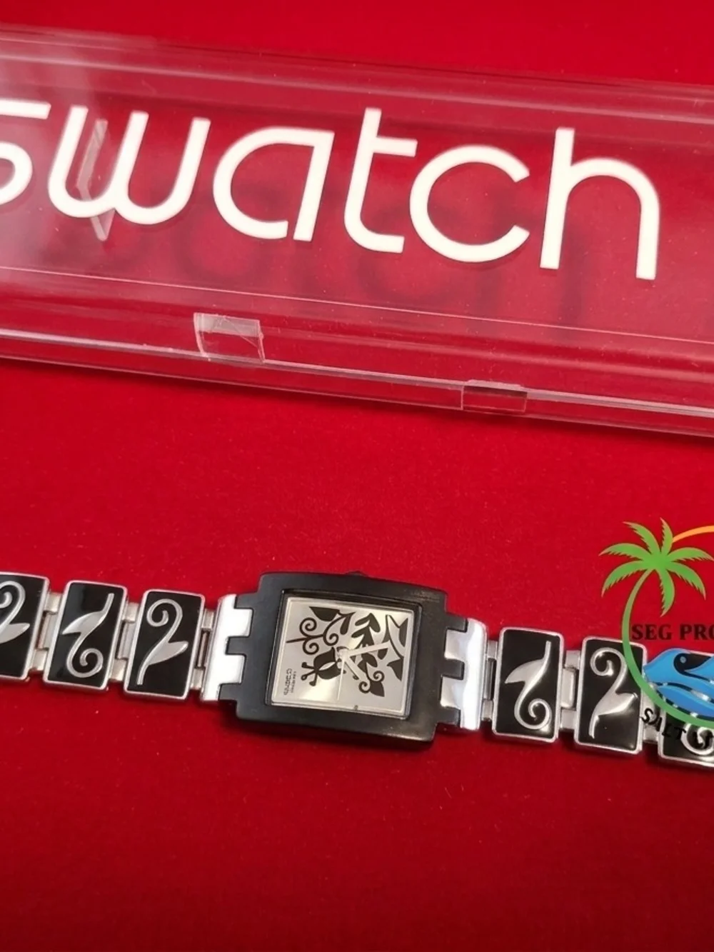 New Rare 87' Swatch Black and Silver Women's Bracelet Watch